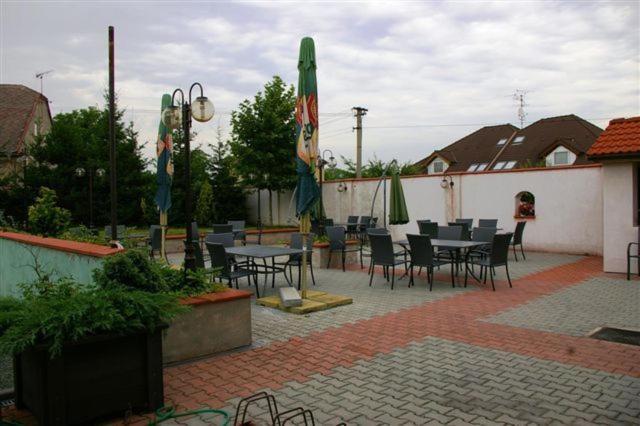 Pension U Svateho Jana Hradec Králové Екстериор снимка